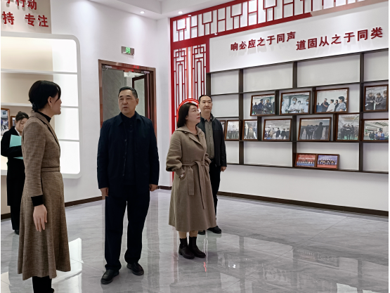 實(shí)地走訪企業(yè) 助力企業(yè)發(fā)展一一洛陽(yáng)市人大副主任徐新、工信局副局長(zhǎng)衛(wèi)樹紅一行蒞臨鴻元軸承調(diào)研